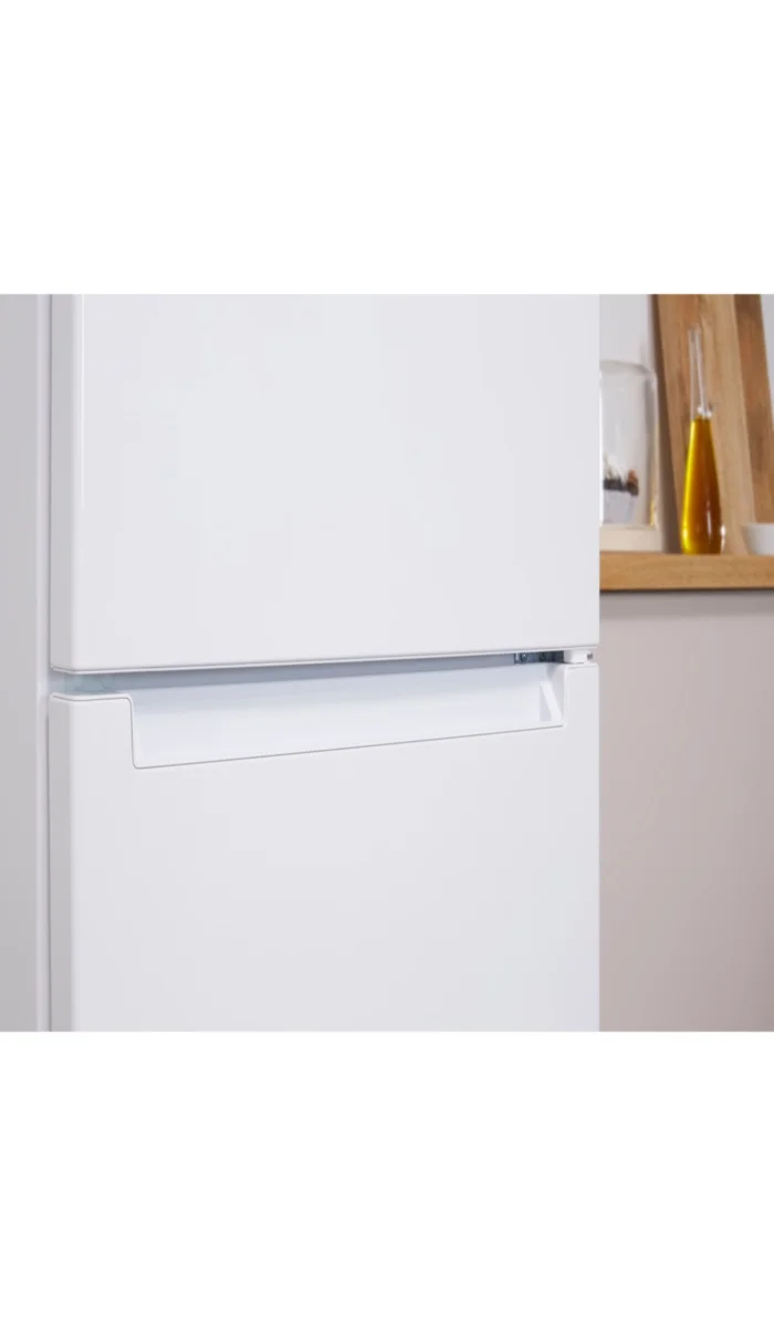 Π₯ΠΎΠ»ΠΎΠ΄ΠΈΠ»ΡΠ½ΠΈΠΊ Indesit DF 5200 W Π₯ΠΎΠ»ΠΎΠ΄ΠΈΠ»ΡΠ½ΠΈΠΊ Indesit DF 5200 W